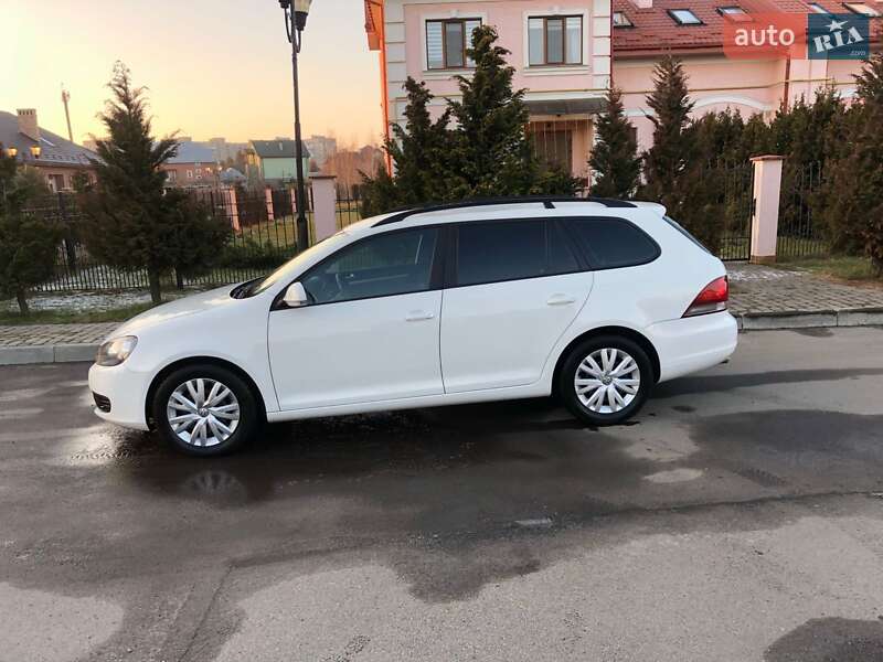 Універсал Volkswagen Golf 2011 в Шептицькому