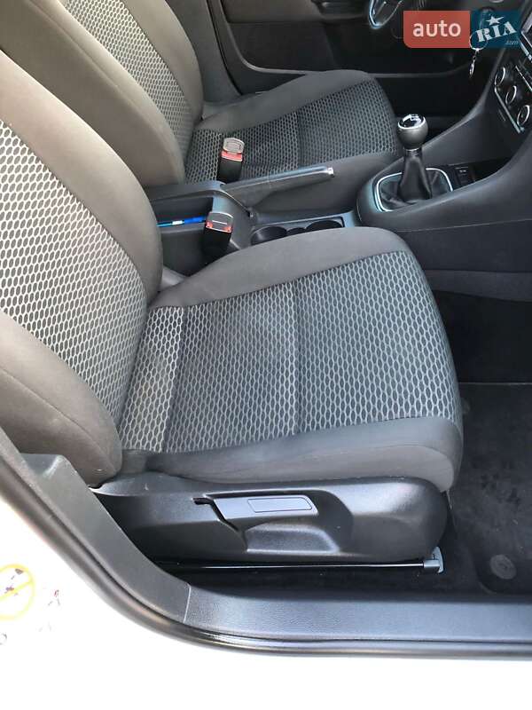 Універсал Volkswagen Golf 2011 в Шептицькому