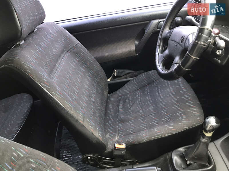 Хэтчбек Volkswagen Golf 1995 в Самборе