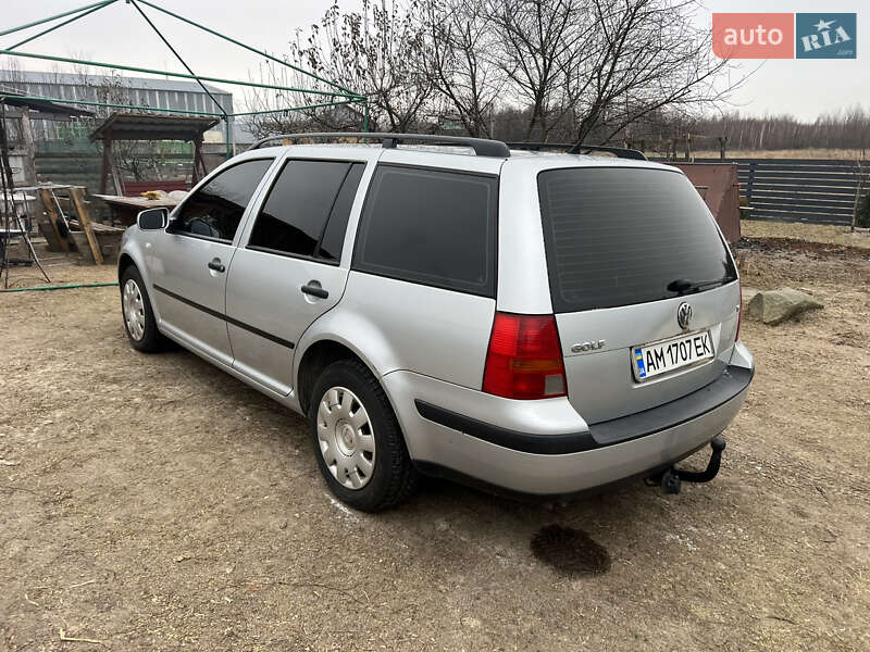 Універсал Volkswagen Golf 2005 в Звягелі