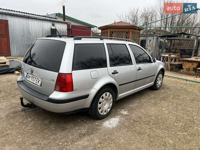 Універсал Volkswagen Golf 2005 в Звягелі