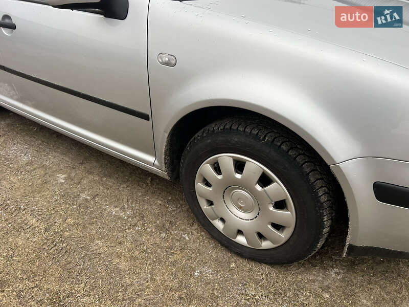 Універсал Volkswagen Golf 2005 в Звягелі