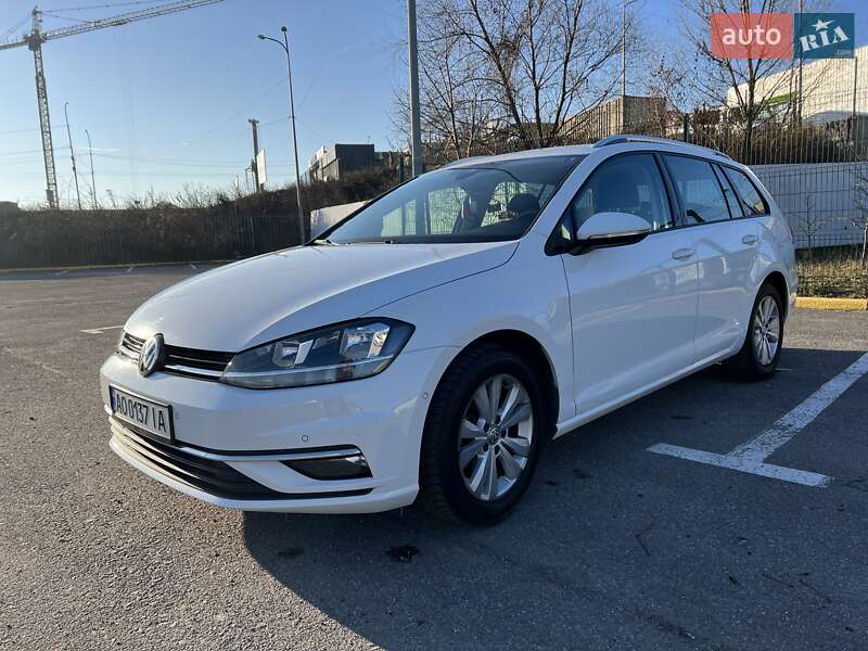 Универсал Volkswagen Golf 2018 в Ужгороде