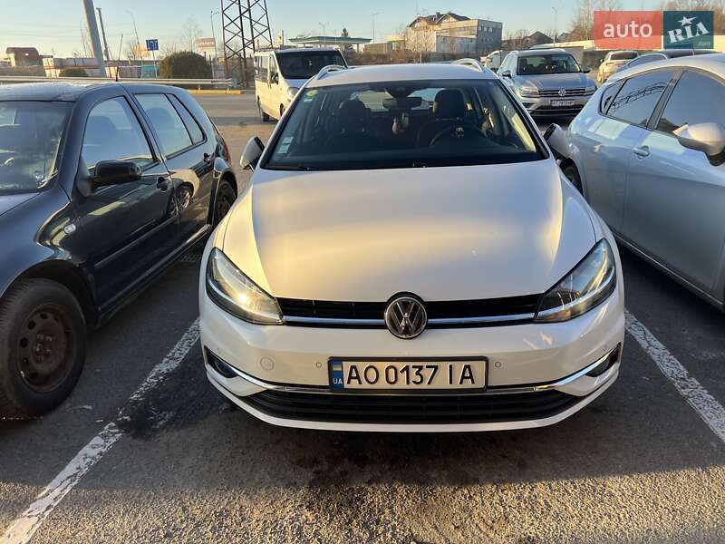 Универсал Volkswagen Golf 2018 в Ужгороде