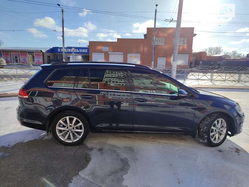 Універсал Volkswagen Golf 2016 в Кропивницькому