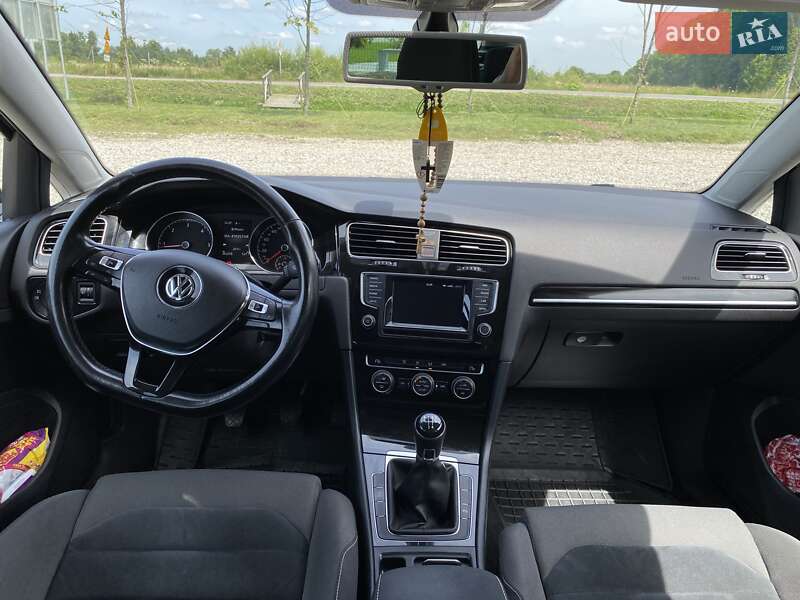 Универсал Volkswagen Golf 2014 в Ивано-Франковске