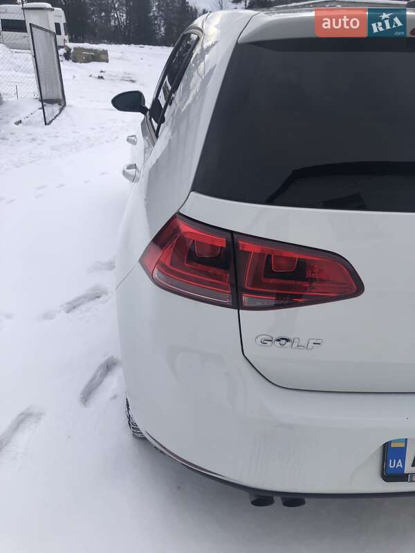 Хетчбек Volkswagen Golf 2017 в Міжгір'ї