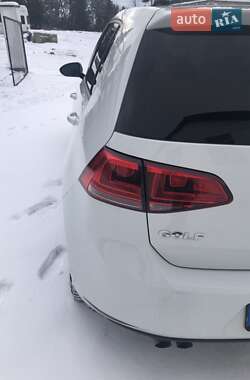 Хетчбек Volkswagen Golf 2017 в 
