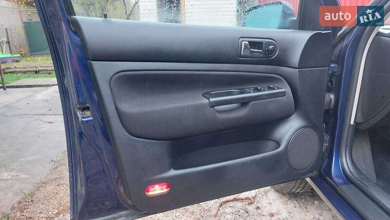 Хетчбек Volkswagen Golf 2001 в Кропивницькому