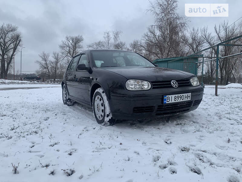Хетчбек Volkswagen Golf 2002 в 