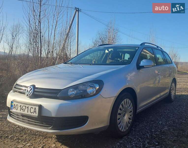 Универсал Volkswagen Golf 2010 в Ужгороде