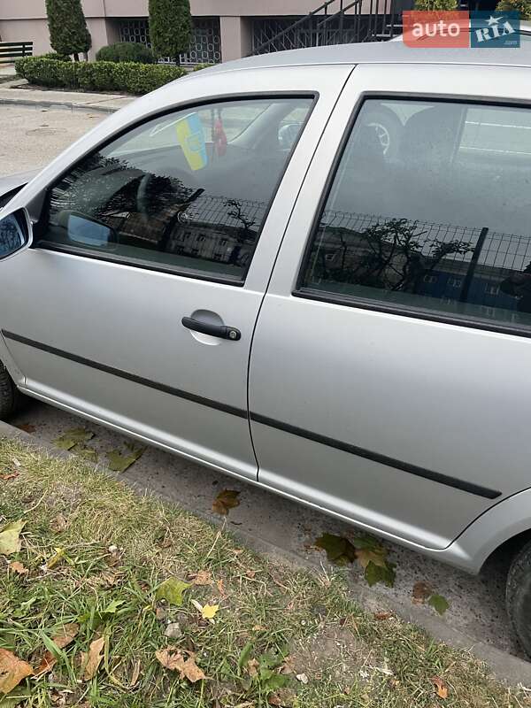 Хетчбек Volkswagen Golf 1998 в Сумах