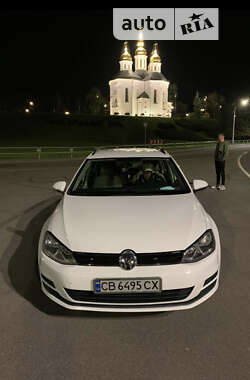 Універсал Volkswagen Golf 2015 в Чернігові