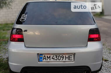 Хетчбек Volkswagen Golf 2000 в Житомирі