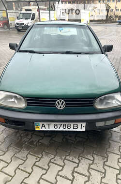 Хэтчбек Volkswagen Golf 1995 в Вижнице