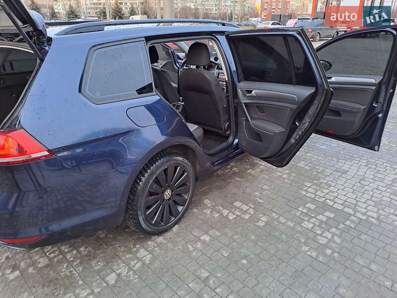 Універсал Volkswagen Golf 2015 в Полтаві