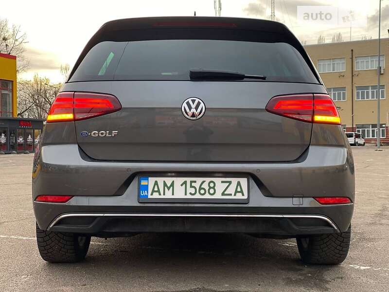 Хэтчбек Volkswagen Golf 2018 в Житомире