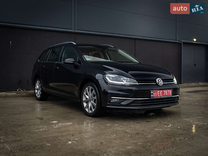 Універсал Volkswagen Golf 2020 в Києві
