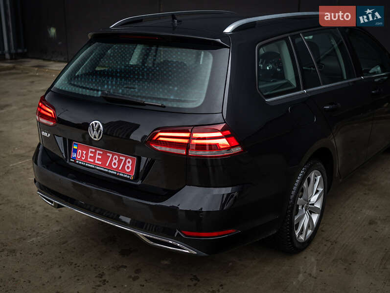 Універсал Volkswagen Golf 2020 в Києві