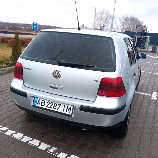 Універсал Volkswagen Golf 2001 в Вінниці