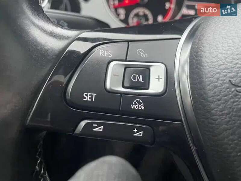 Хетчбек Volkswagen Golf 2015 в Стрию