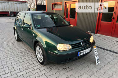 Хэтчбек Volkswagen Golf 2001 в Тернополе