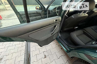 Хэтчбек Volkswagen Golf 2001 в Тернополе