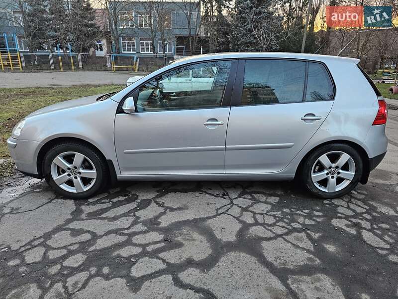 Хэтчбек Volkswagen Golf 2008 в Кривом Роге