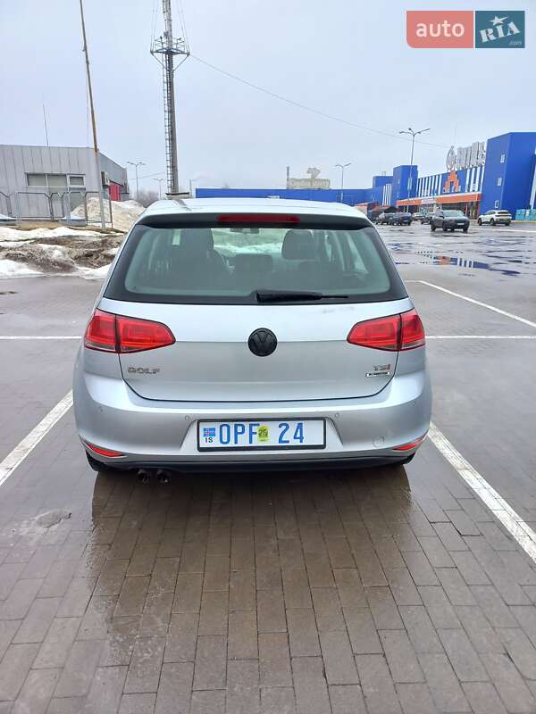 Хэтчбек Volkswagen Golf 2016 в Ромнах