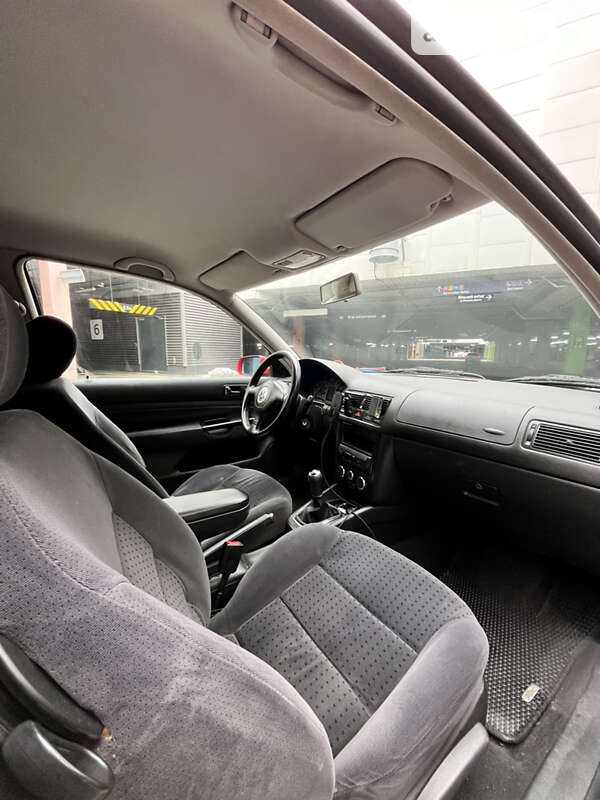 Хэтчбек Volkswagen Golf 1999 в Киеве