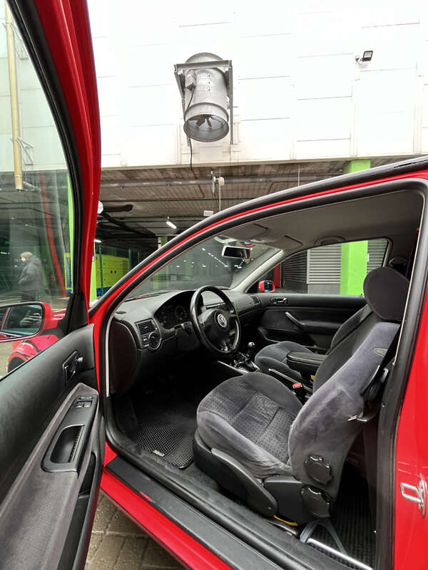 Хэтчбек Volkswagen Golf 1999 в Киеве