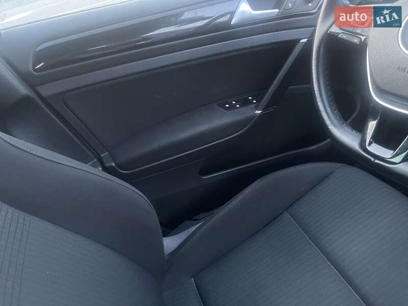 Универсал Volkswagen Golf 2017 в Ковеле