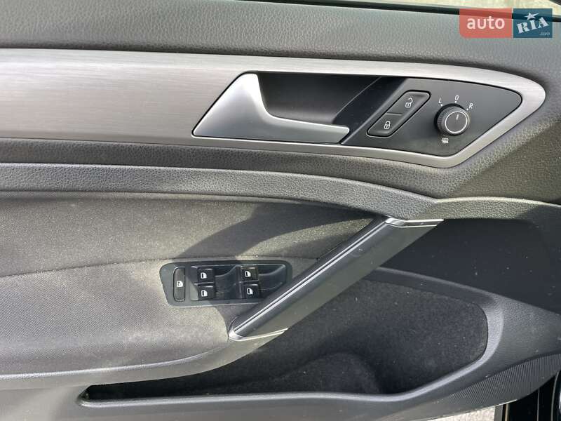 Універсал Volkswagen Golf 2014 в Києві