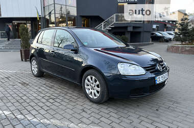 Хэтчбек Volkswagen Golf 2005 в Черновцах