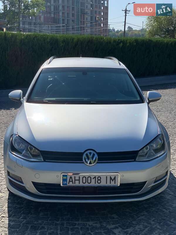 Універсал Volkswagen Golf 2015 в Дніпрі