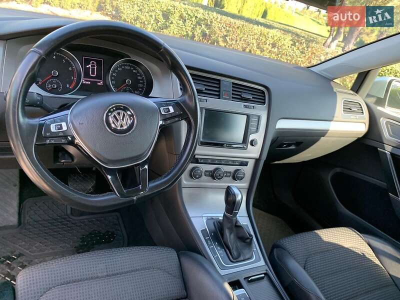 Універсал Volkswagen Golf 2015 в Дніпрі