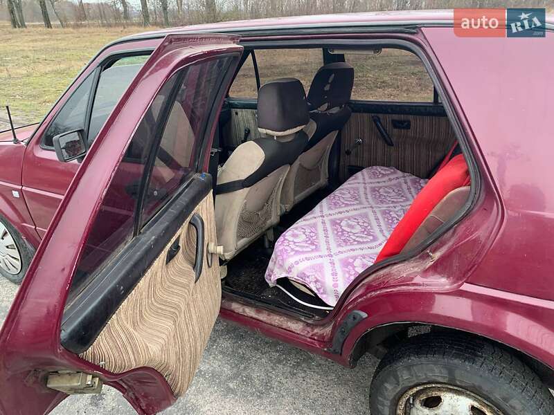 Хетчбек Volkswagen Golf 1985 в Козятині