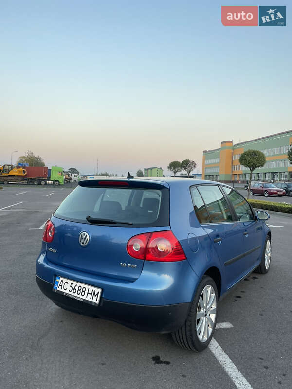 Хетчбек Volkswagen Golf 2003 в Луцьку
