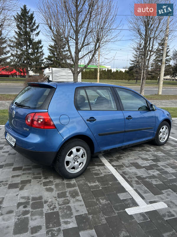 Хетчбек Volkswagen Golf 2003 в Луцьку