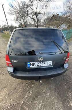 Універсал Volkswagen Golf 2003 в Сарнах