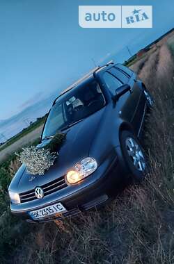 Універсал Volkswagen Golf 2003 в Сарнах