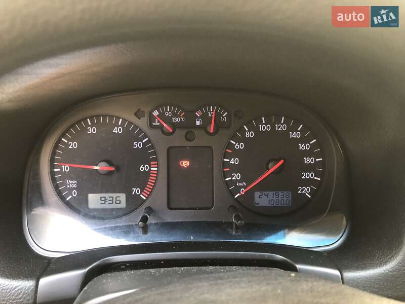 Хетчбек Volkswagen Golf 2003 в Бучачі