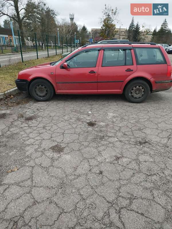 Универсал Volkswagen Golf 2001 в Яготине