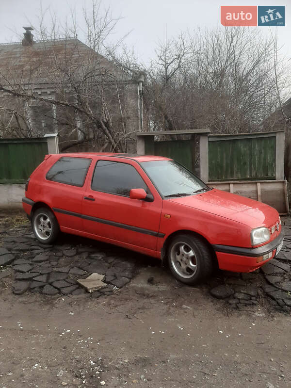 Хэтчбек Volkswagen Golf 1992 в Харькове