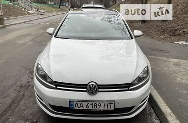 Хэтчбек Volkswagen Golf 2013 в Киеве