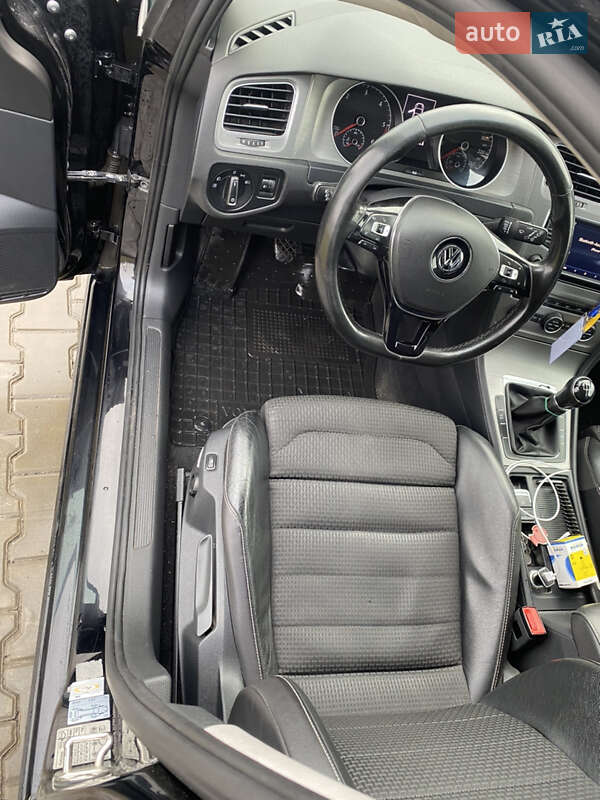 Универсал Volkswagen Golf 2016 в Луцке