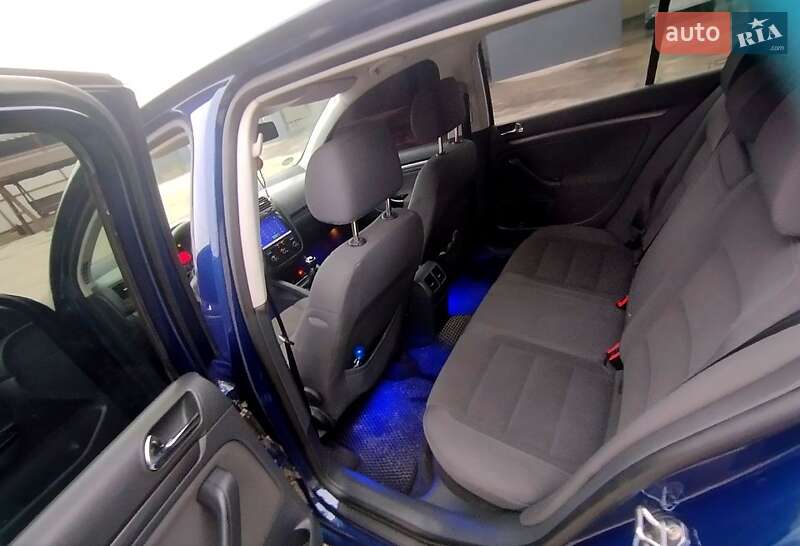 Хетчбек Volkswagen Golf 2005 в Дніпрі фото 8 Хетчбек Volkswagen Golf 2005 в Дніпрі