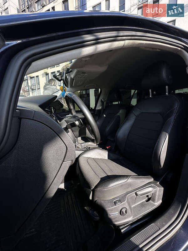 Універсал Volkswagen Golf 2014 в Києві