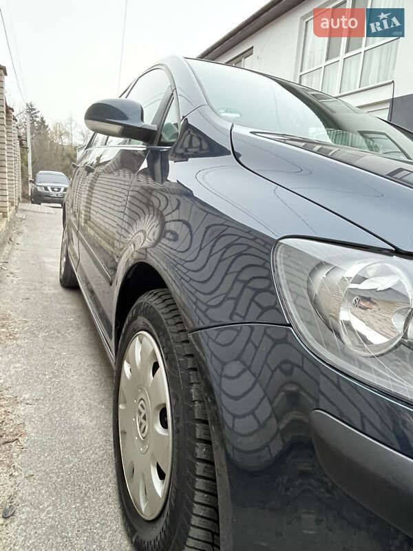 Хэтчбек Volkswagen Golf 2005 в Виннице