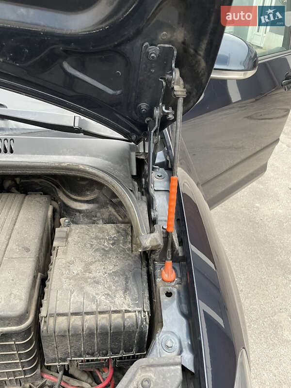 Хэтчбек Volkswagen Golf 2005 в Виннице